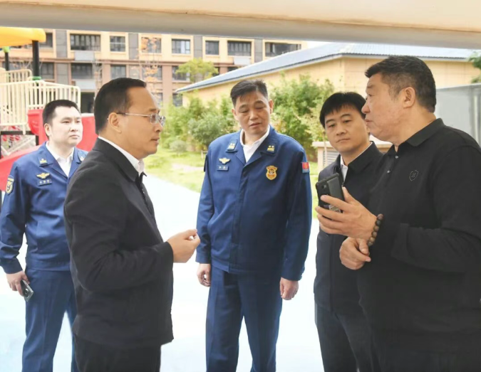 市領導現(xiàn)場督導高層建筑消防問題治理